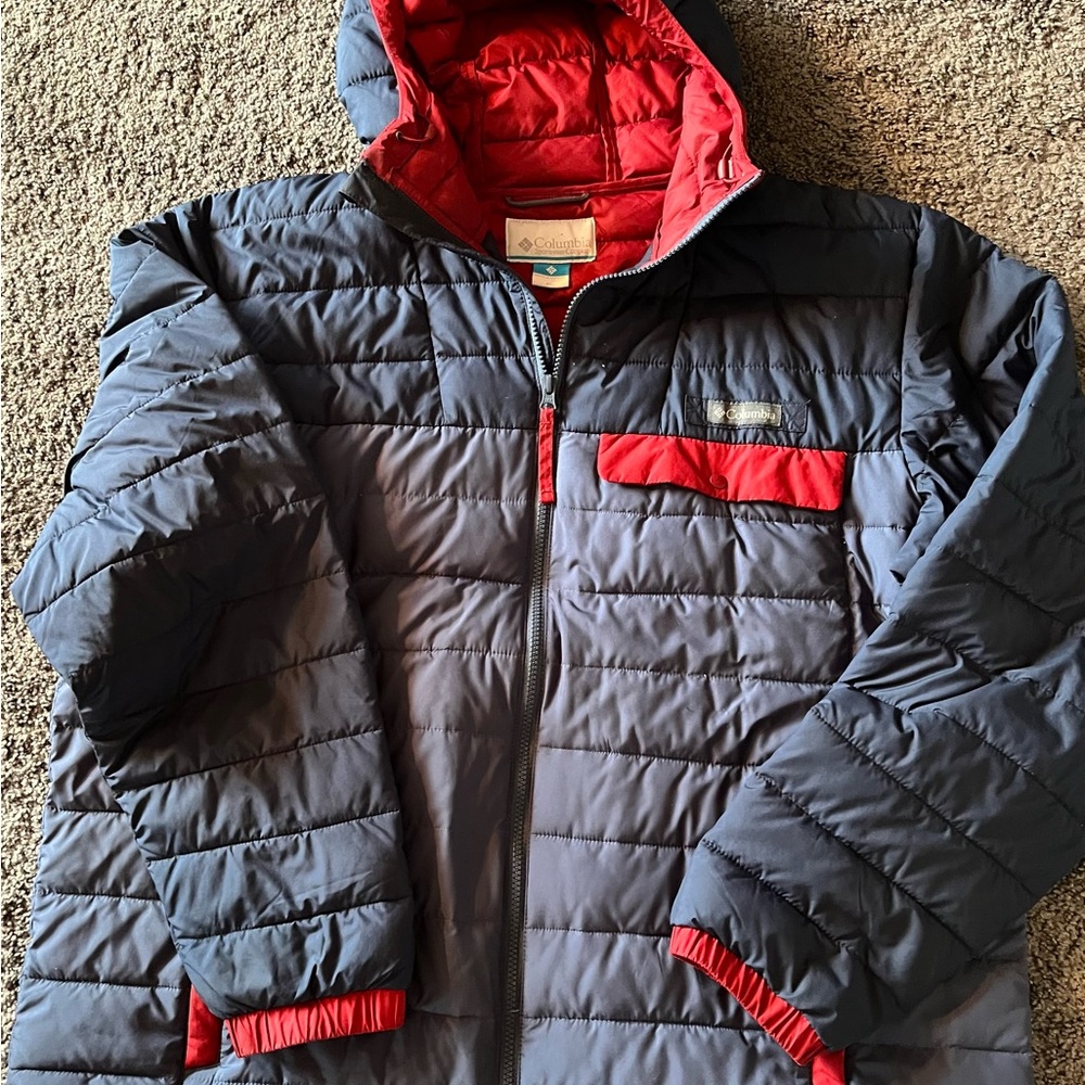 Mens Columbia XXL winter jacket. Great condition! Dark blue and Maroon